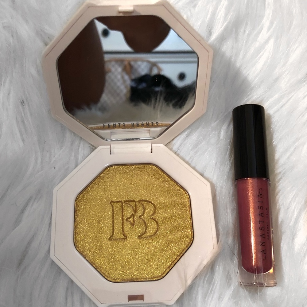 Fenty Hightligher +  Anastasia lipgloss